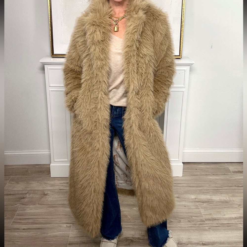 New with tags. Faux fur long coat cowboy lining.